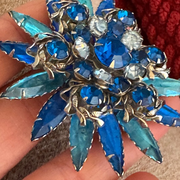 Vintage MCM Blue Floral Brooch - Picture 4 of 9
